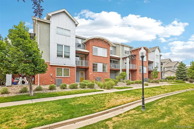 Exterior of the townhomes at 84 Spruce Street